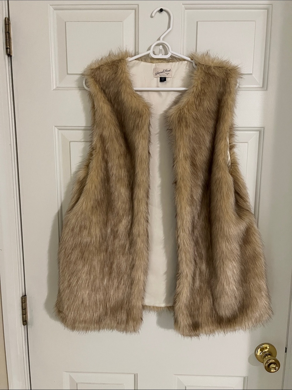 Universal Thread Faux Fur Vest in Light Brown